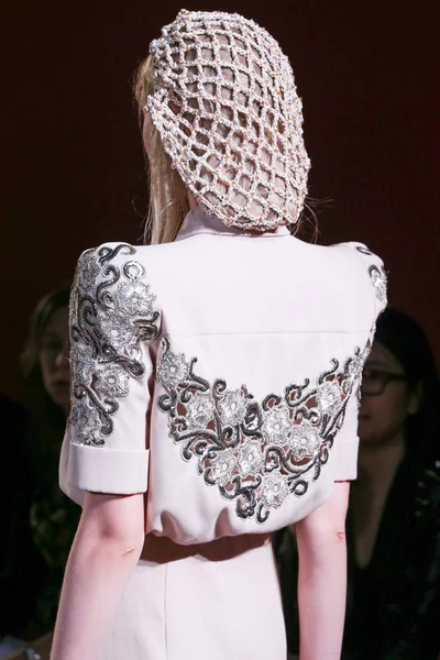 Look 57